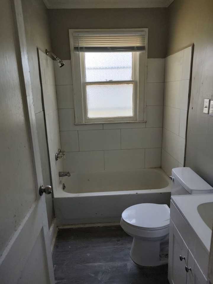 107 S 42nd St - Photo 6 of 33