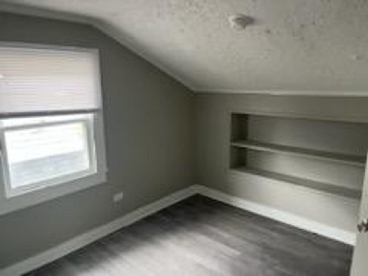 107 S 42nd St - Photo 7 of 33