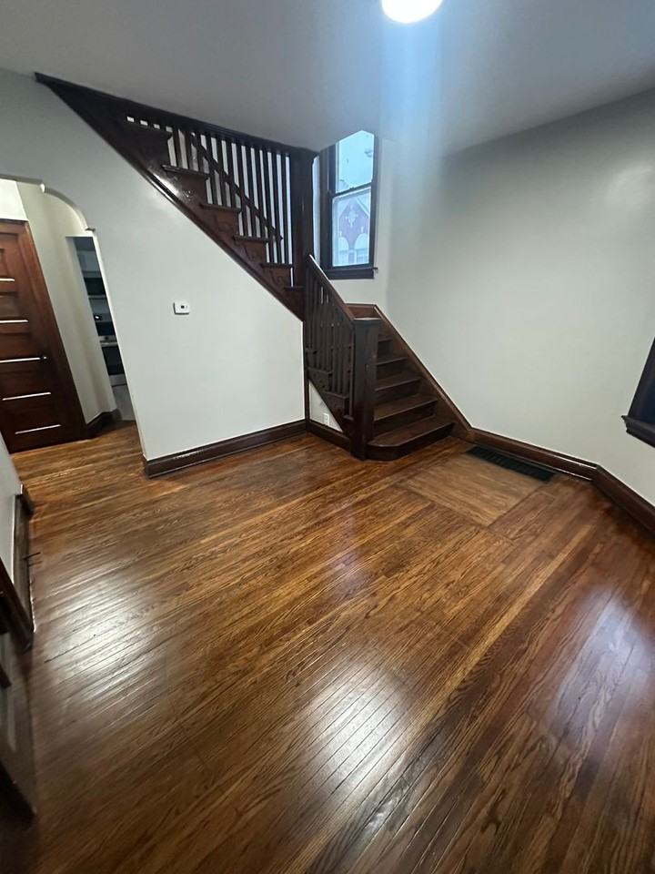 2605 Benninghofen Ave - Photo 2 of 22