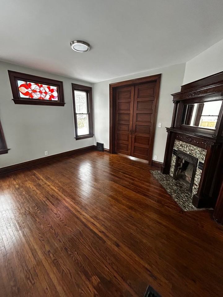 2605 Benninghofen Ave - Photo 3 of 22