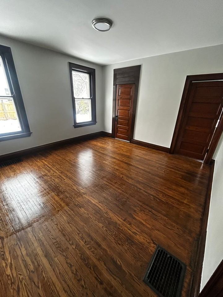 2605 Benninghofen Ave - Photo 7 of 22