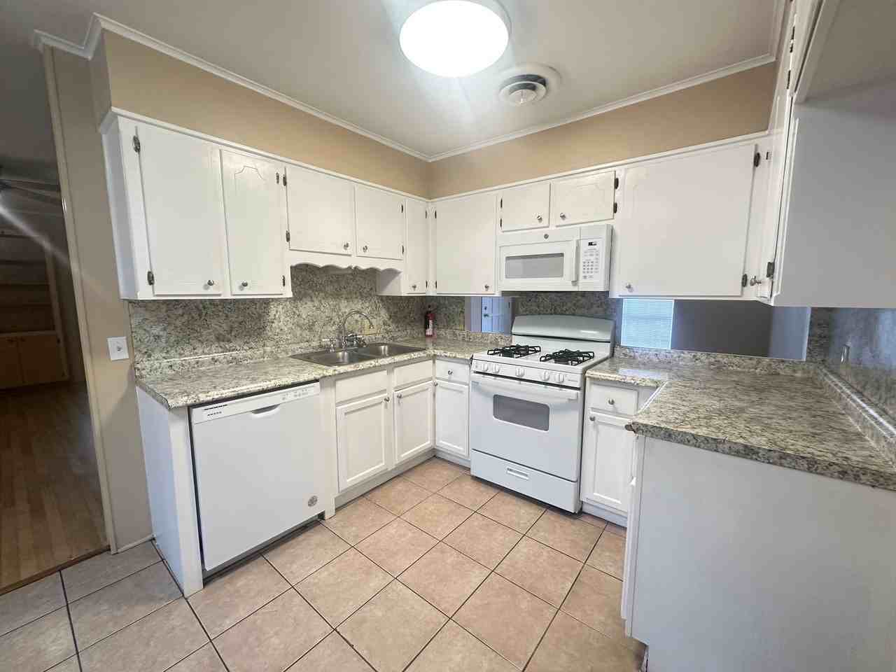 2206 Urbandale St - Photo 4 of 14