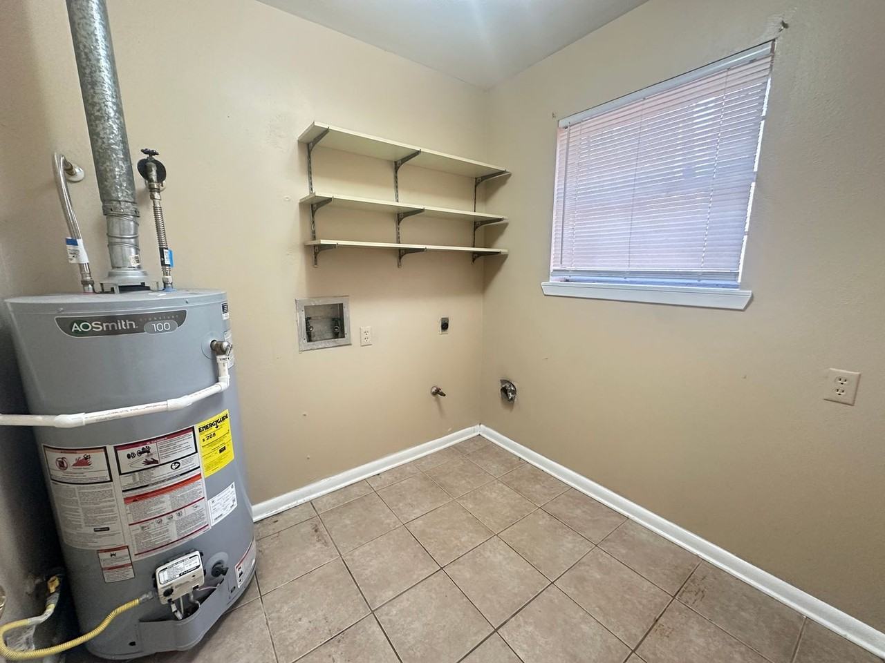 2206 Urbandale St - Photo 5 of 14