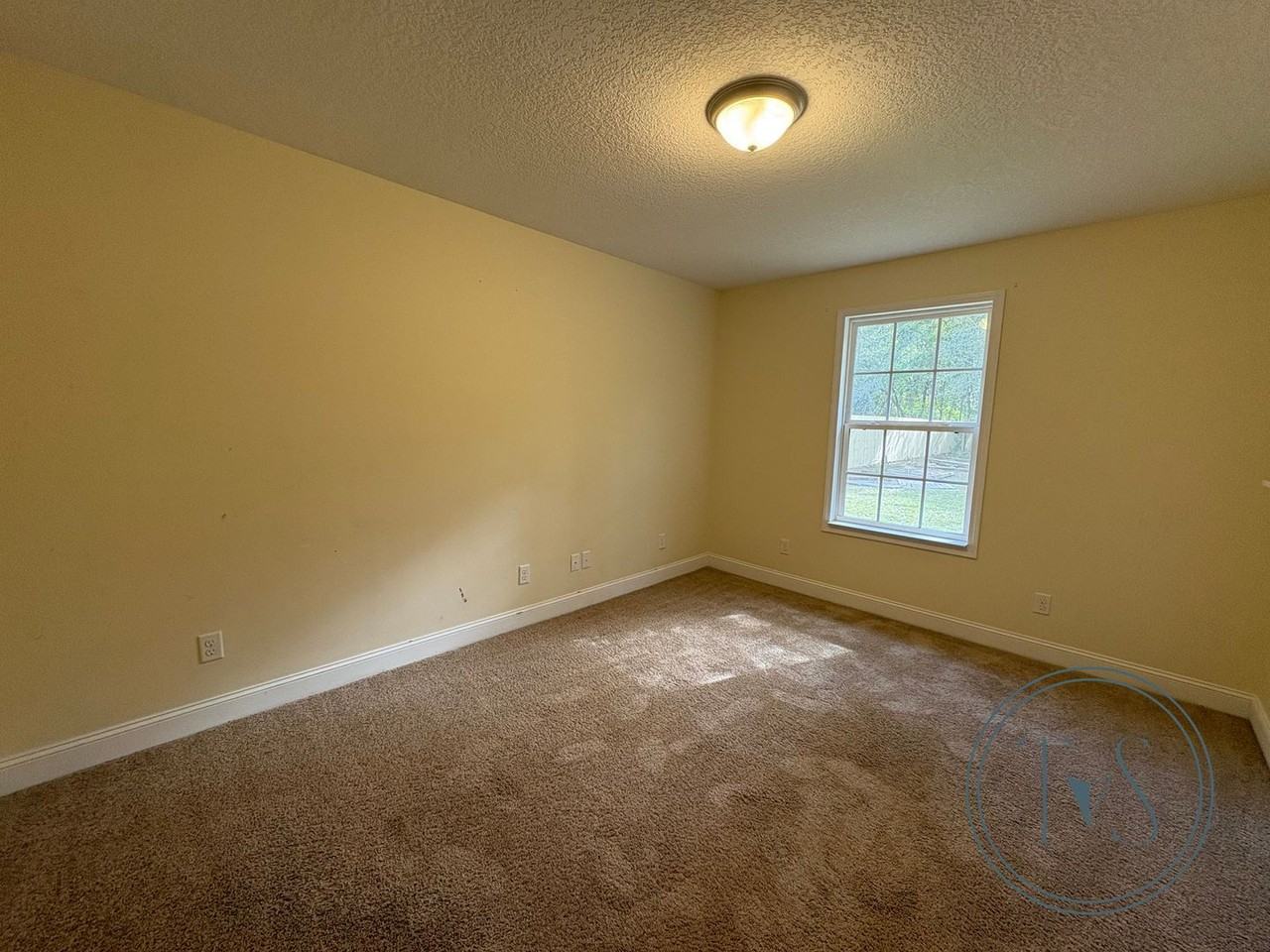 721 Lee Road - Photo 3 of 11