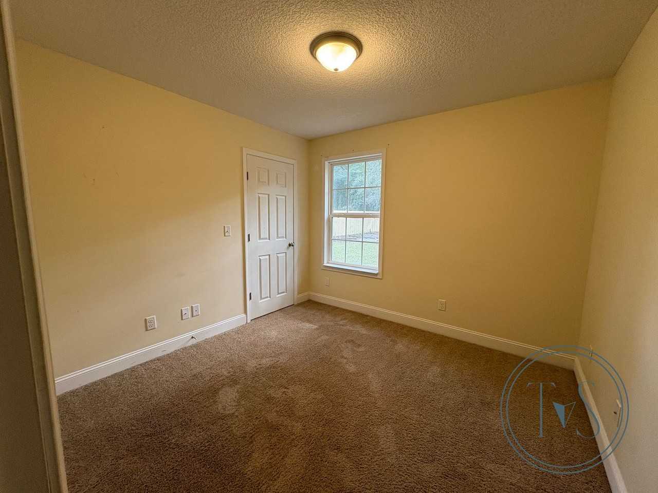 721 Lee Road - Photo 5 of 11