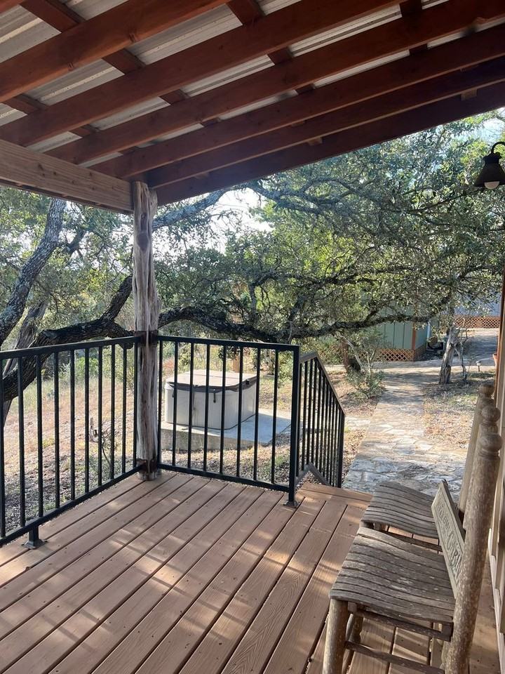 961 Buttercup Ln - Photo 6 of 9