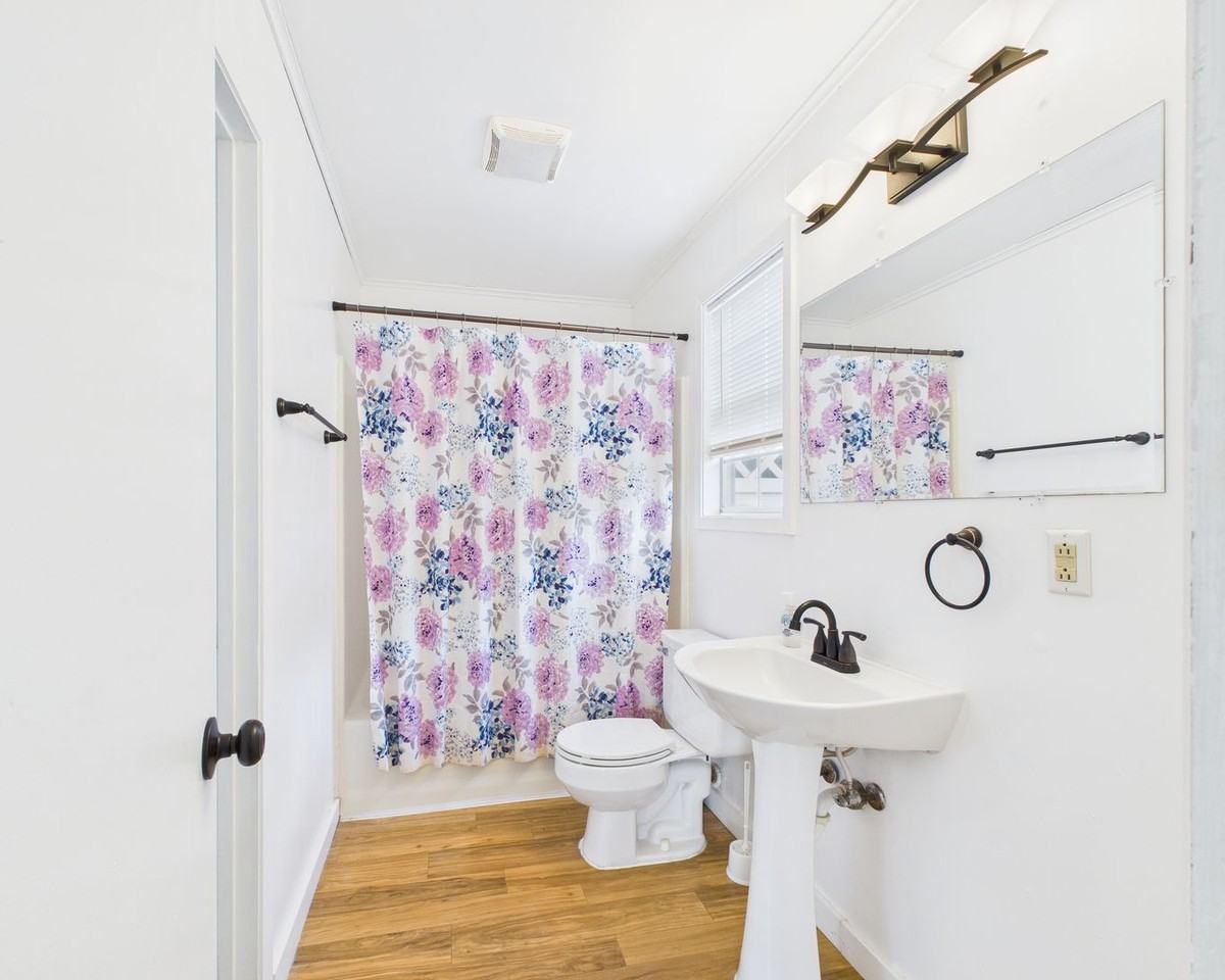 108 Beverly Dr - Photo 3 of 11