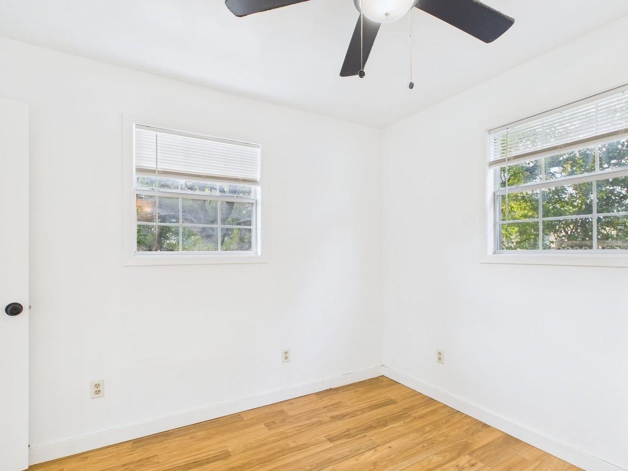 108 Beverly Dr - Photo 4 of 11