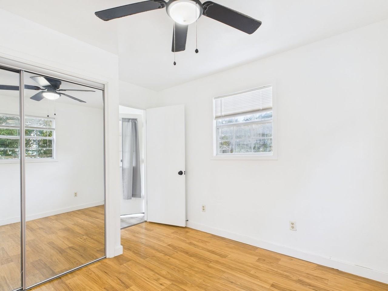 108 Beverly Dr - Photo 5 of 11