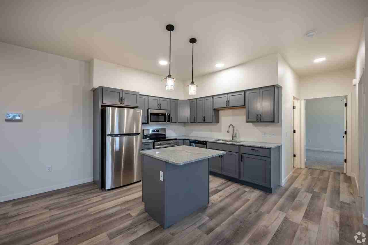 761 Parent Street - Photo 3 of 29