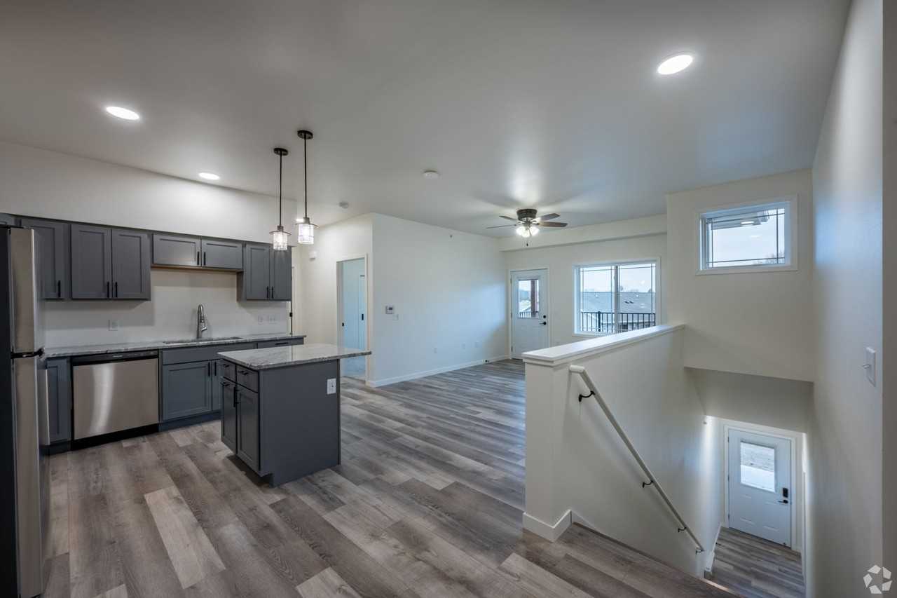 761 Parent Street - Photo 4 of 29