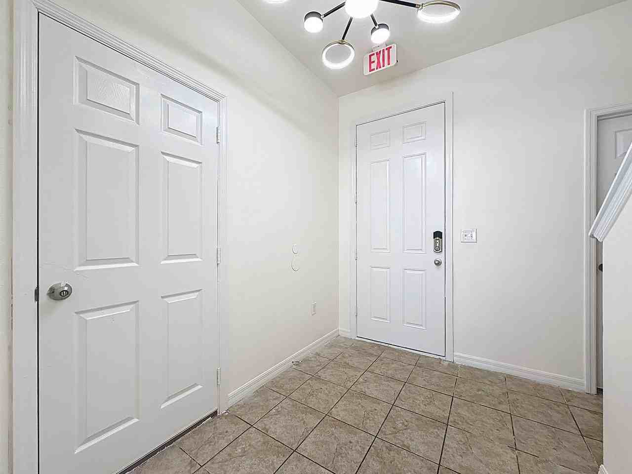 3135 Tocoa Cir - Photo 3 of 39