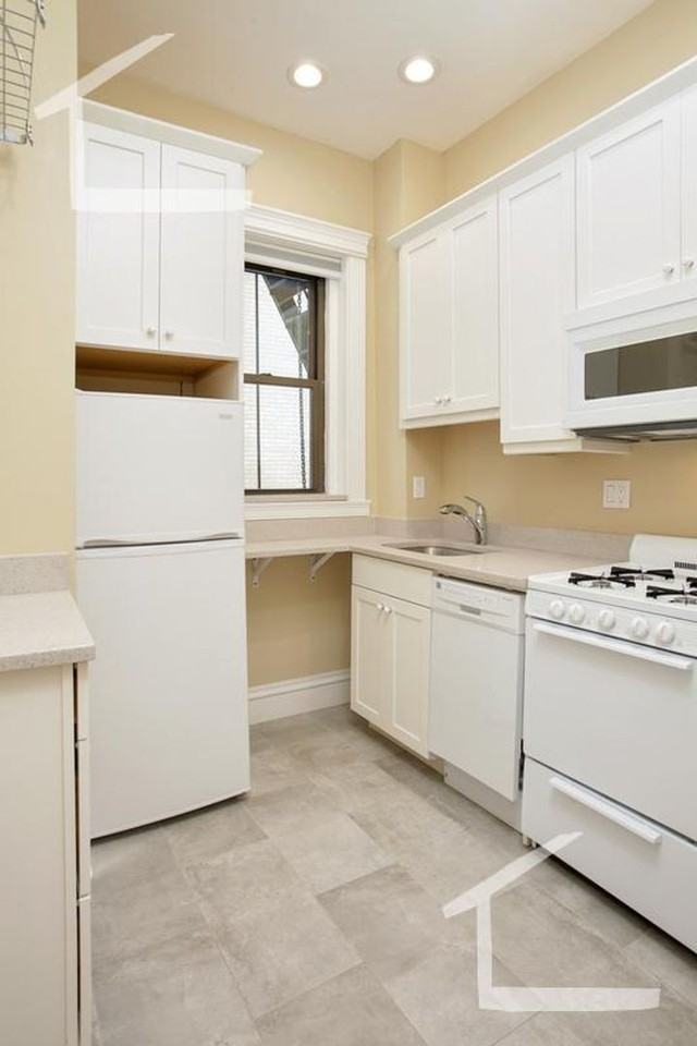 68 Charlesgate East - Photo 3 of 6