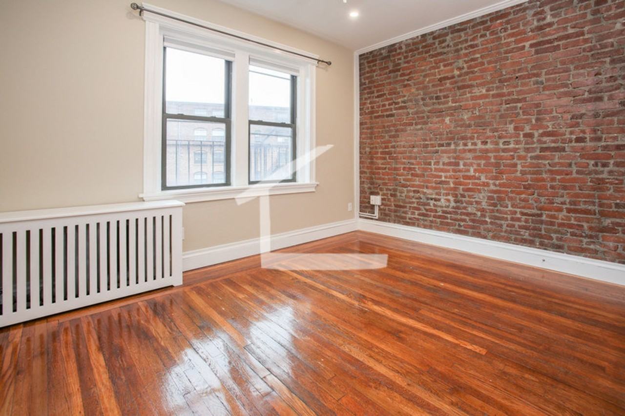 1113 Boylston St - Photo 2 of 7