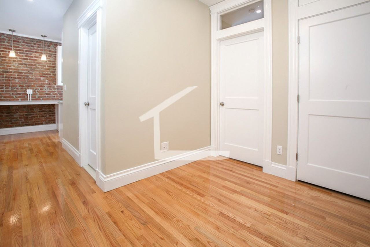 1113 Boylston St - Photo 4 of 7