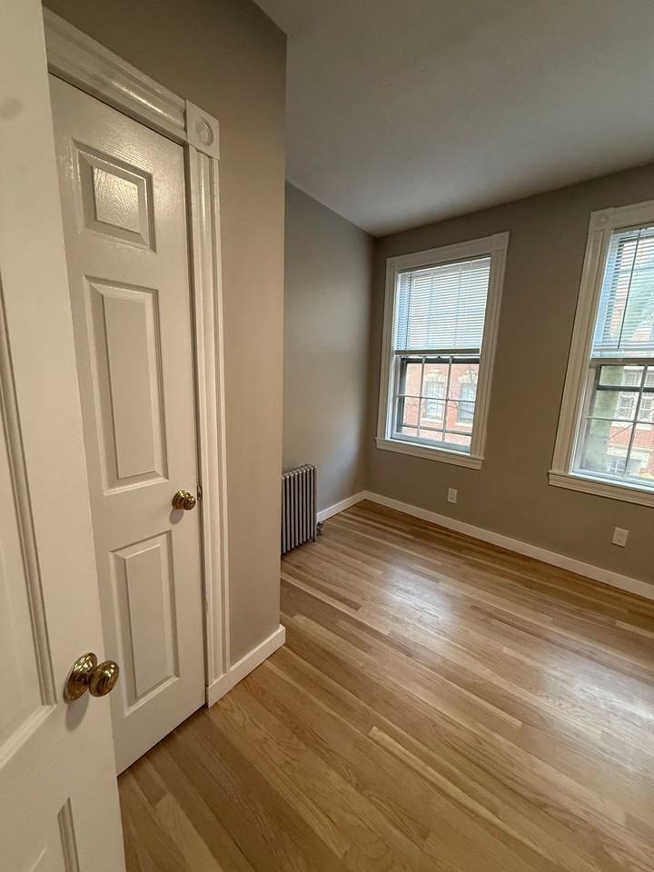 78 Phillips St - Photo 7 of 9