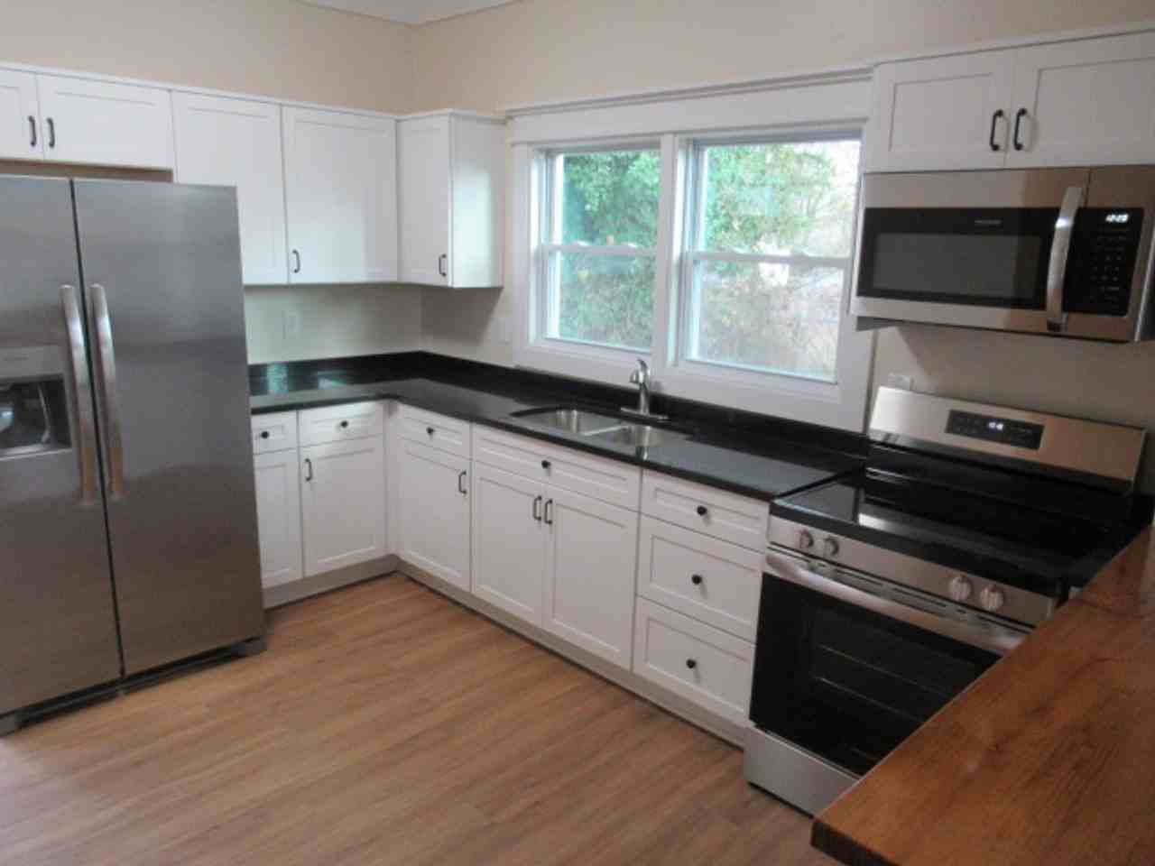 609 North Aycock Street - Photo 5 of 22