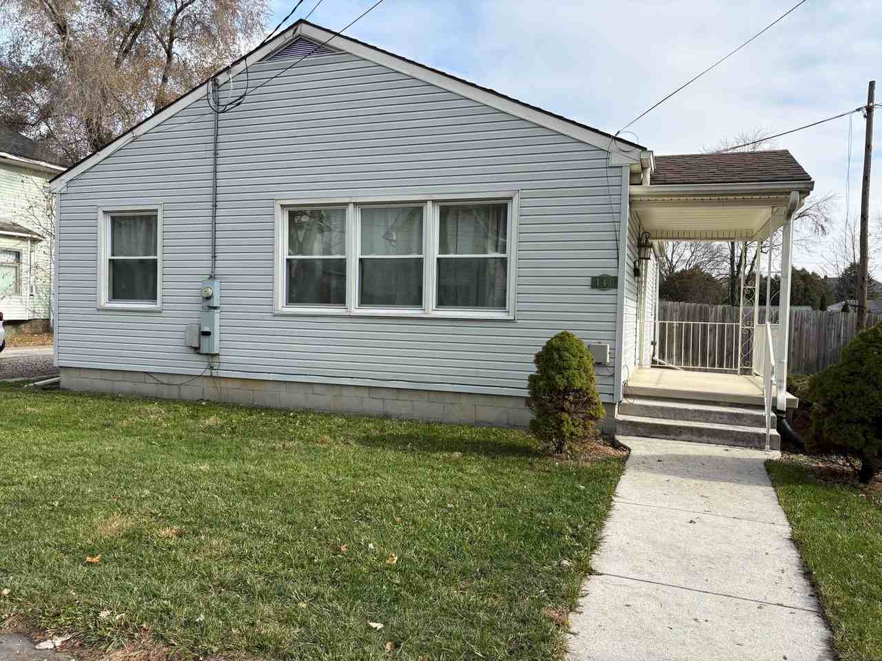 140 South Grand Avenue - Photo 2 of 18