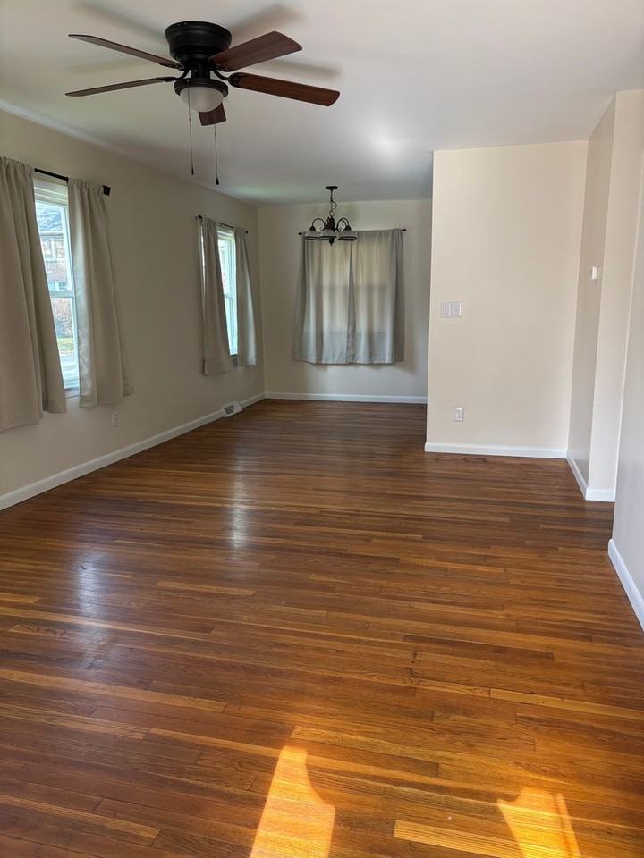 140 South Grand Avenue - Photo 3 of 18