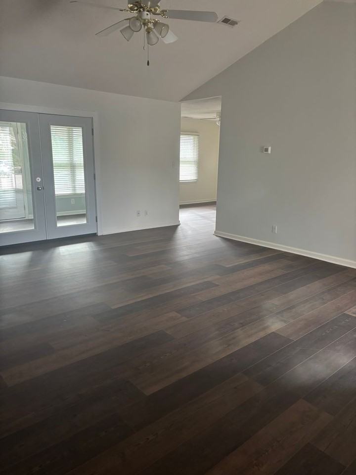 110 Hidden Creek Cir - Photo 3 of 9