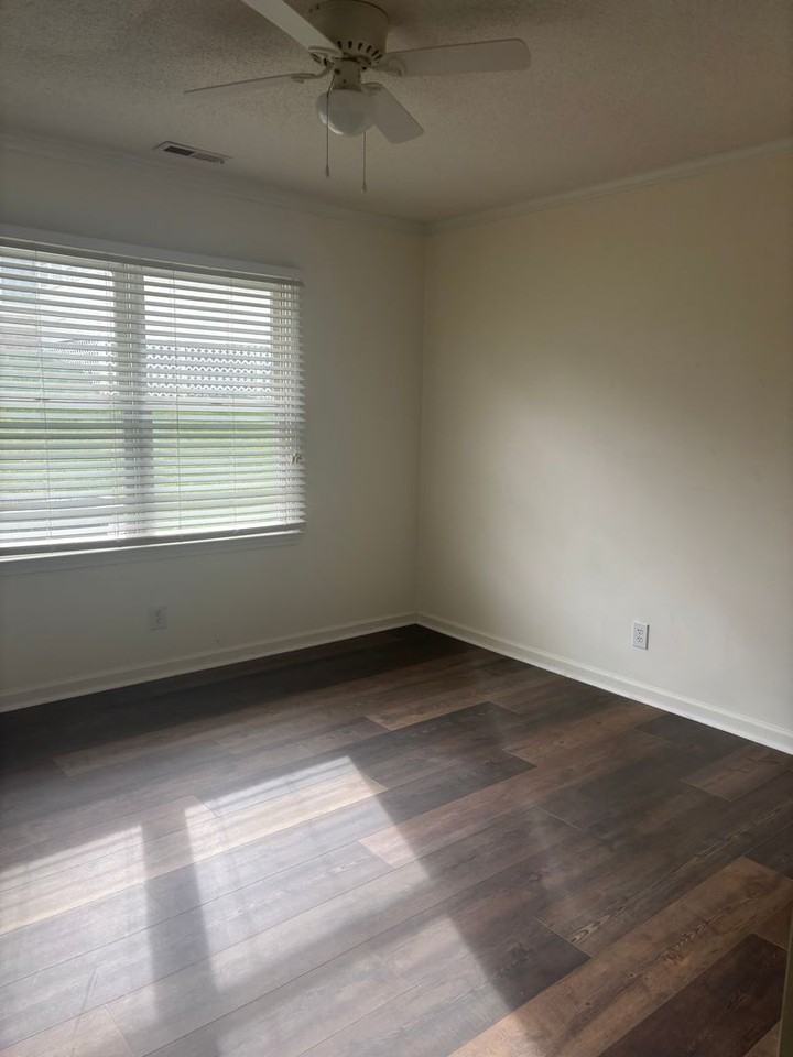 110 Hidden Creek Cir - Photo 7 of 9