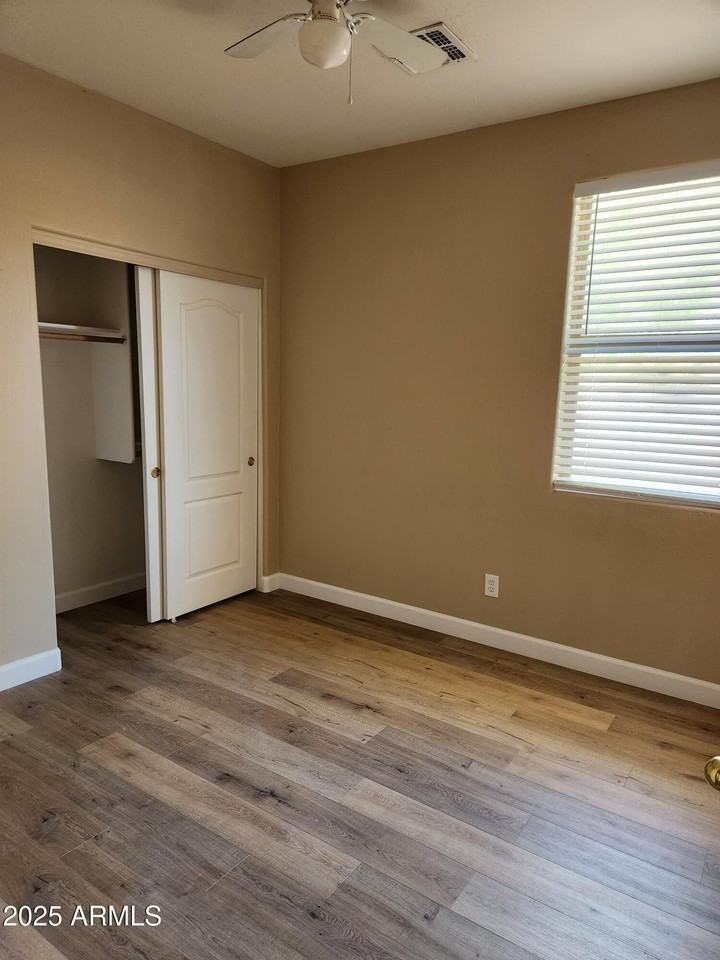 15245 West Jackson Street - Photo 3 of 13