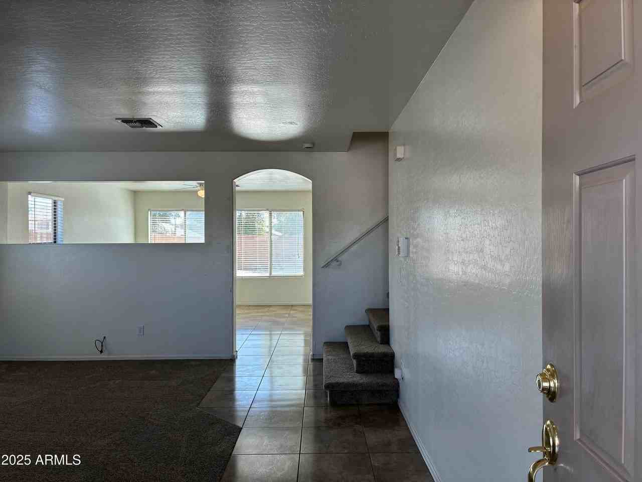 25177 W Park Ave - Photo 5 of 50