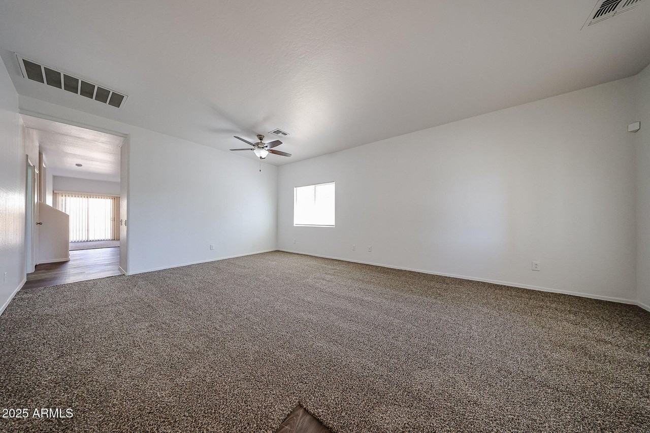 5318 W Shumway Farm Rd - Photo 4 of 39