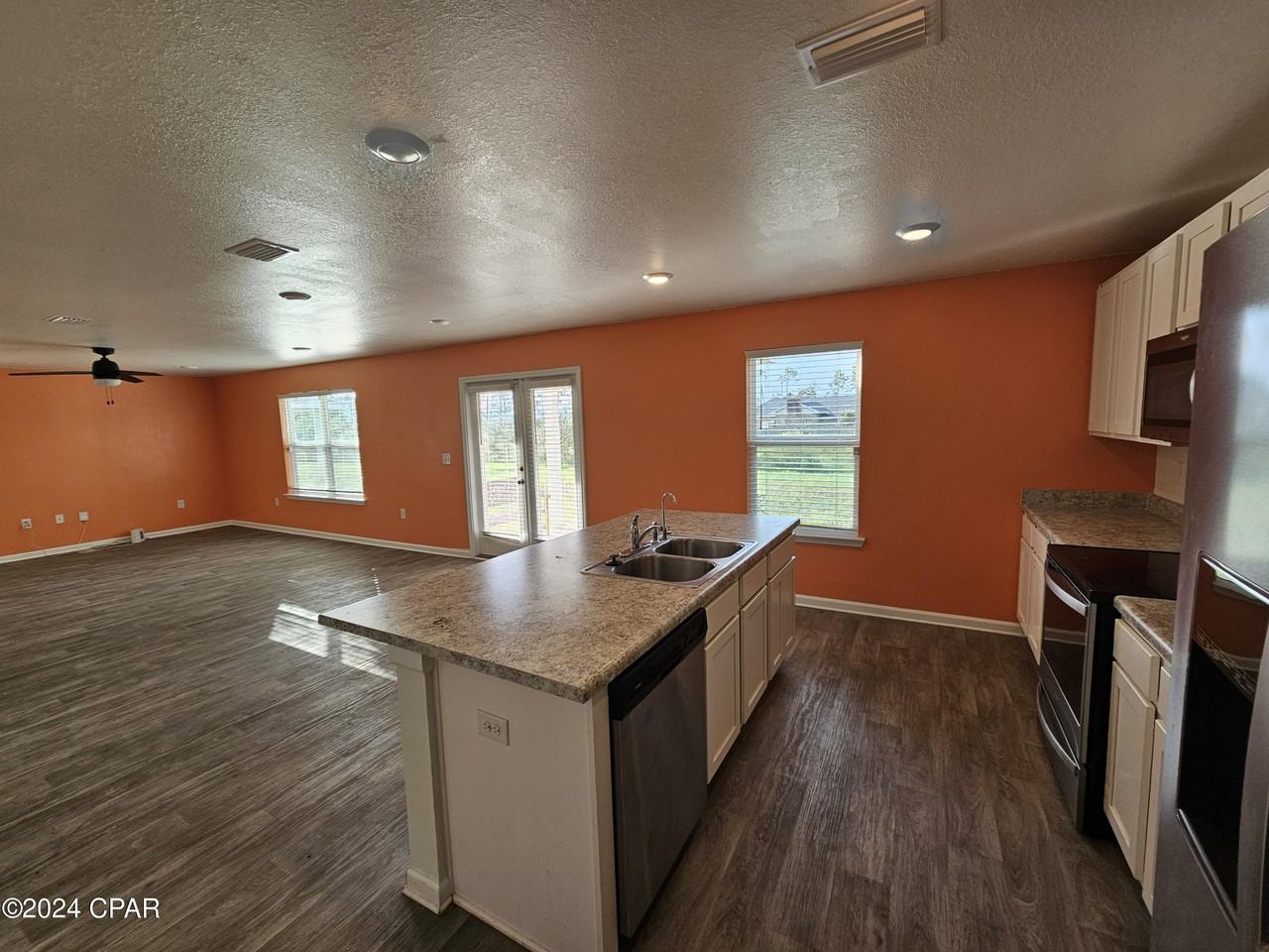 504 Albert Meadow Ln - Photo 7 of 36