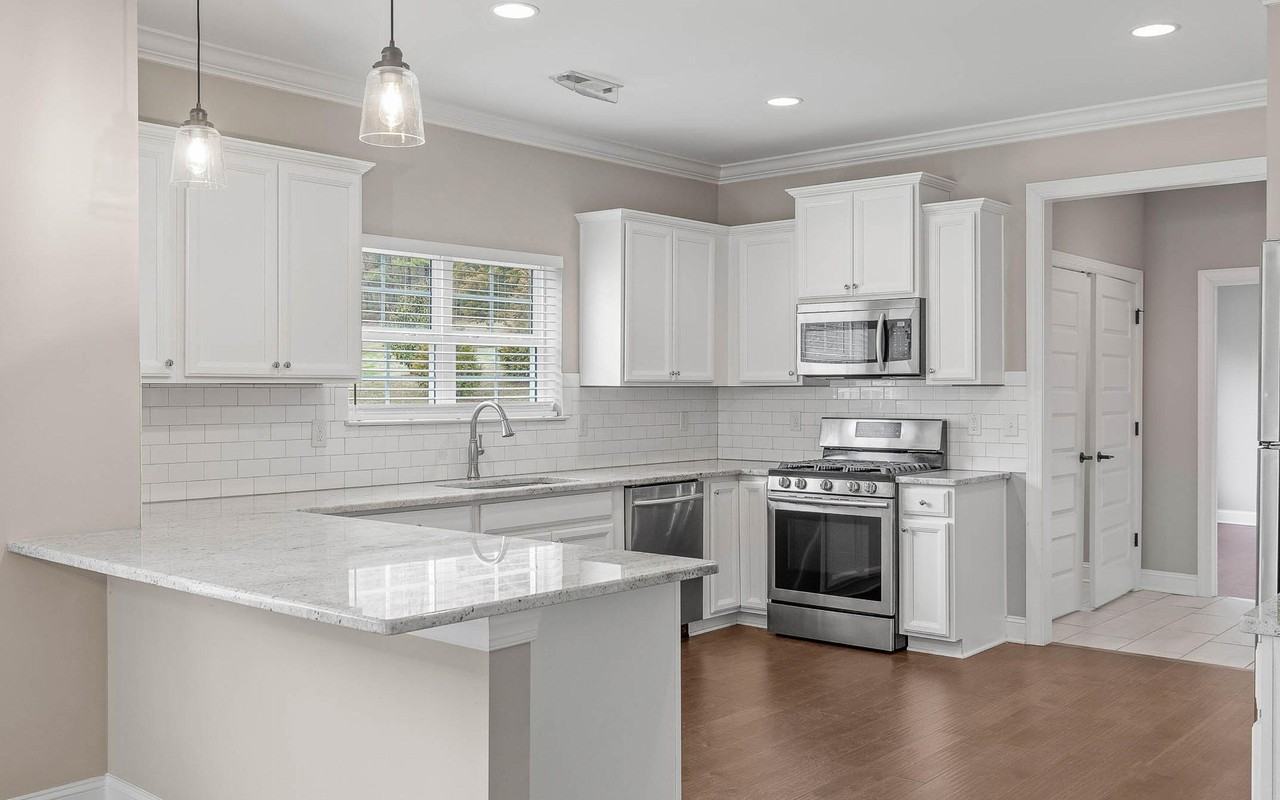 875 Wellstone Dr - Photo 5 of 35