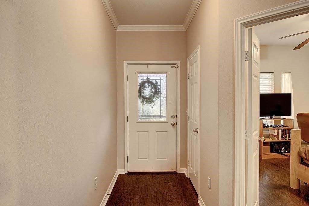 7538 Angelwing Drive - Photo 3 of 40