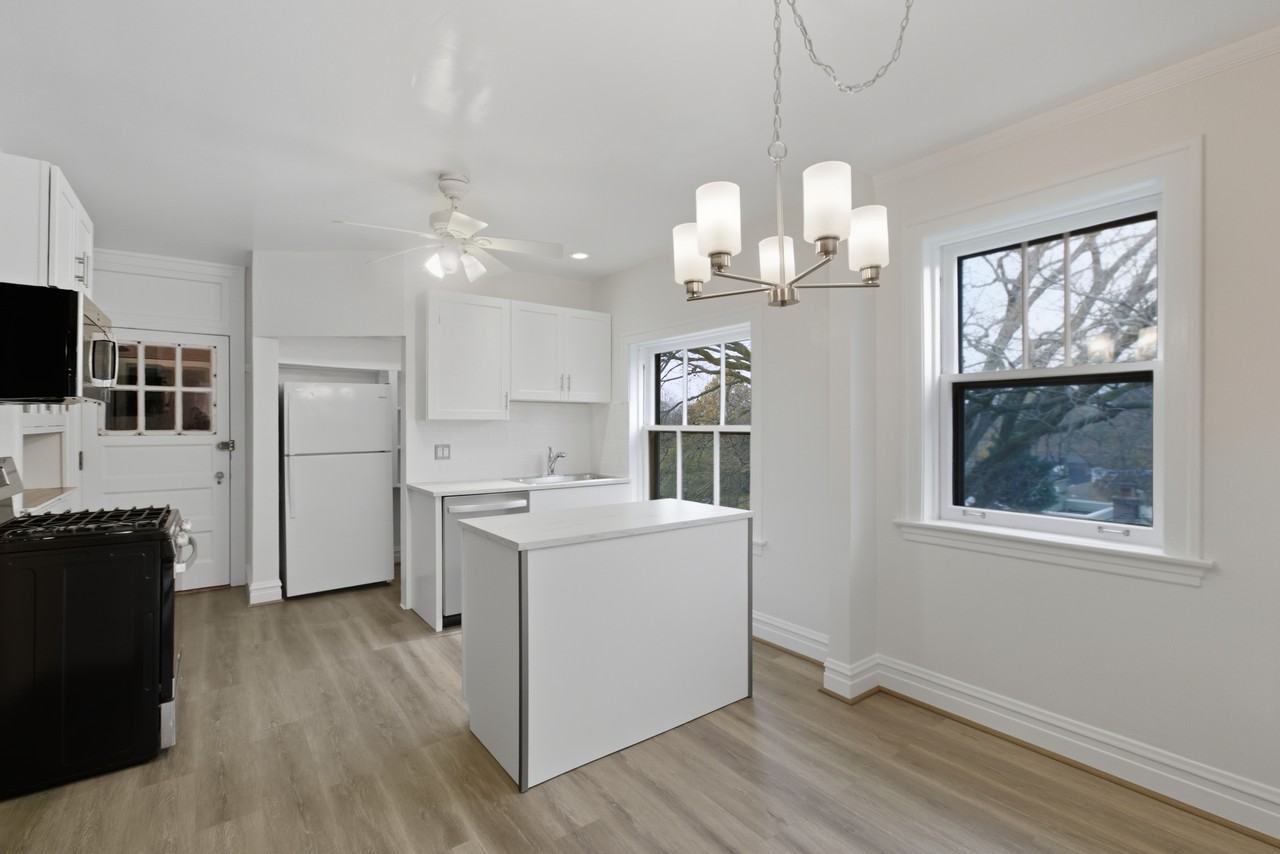 1507 Dobson St #3 - Photo 4 of 15