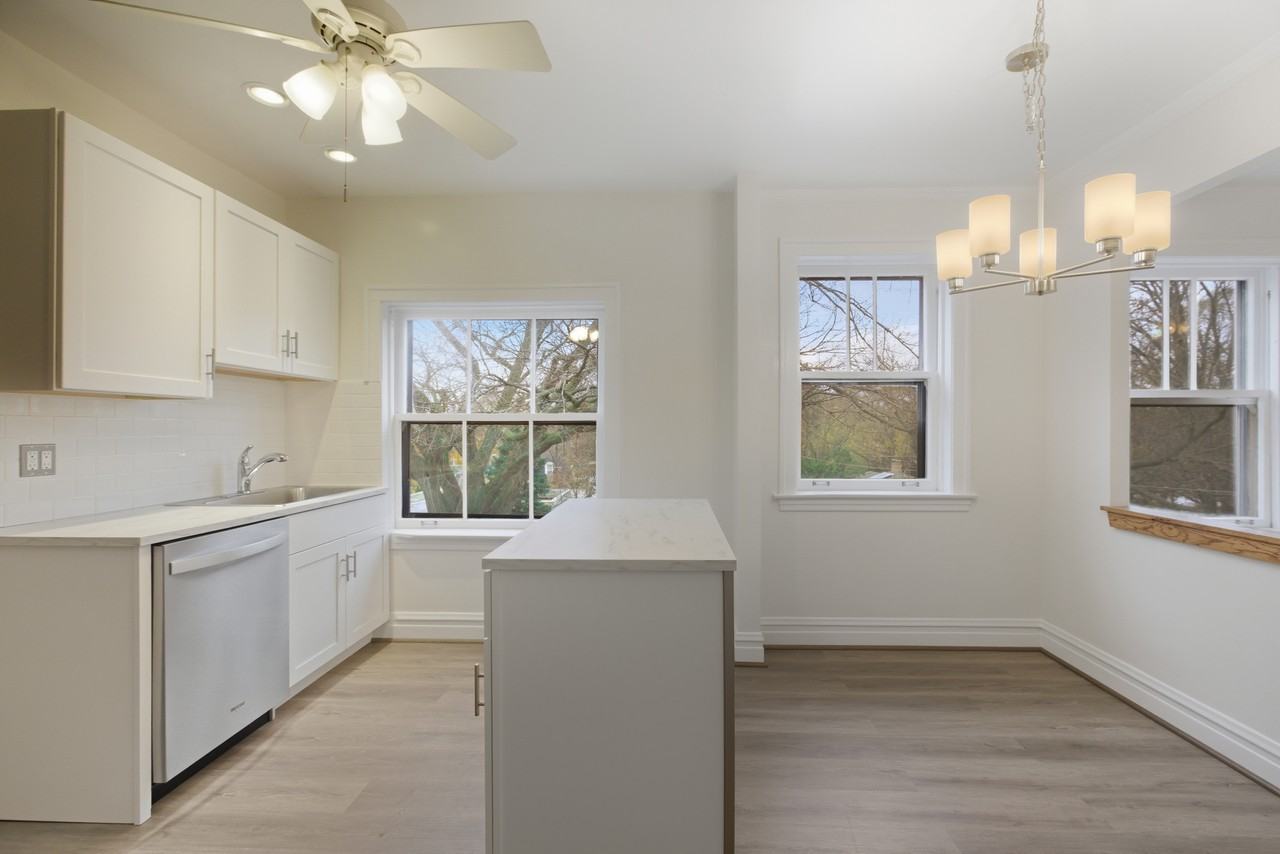 1507 Dobson St #3 - Photo 6 of 15