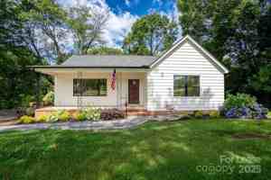 featured image of 14925 North Old Statesville Road