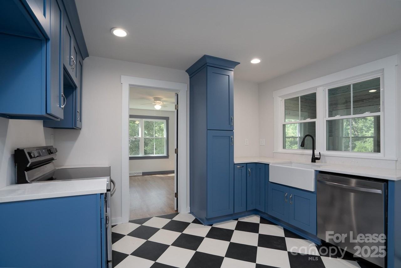 14925 North Old Statesville Road - Photo 2 of 26