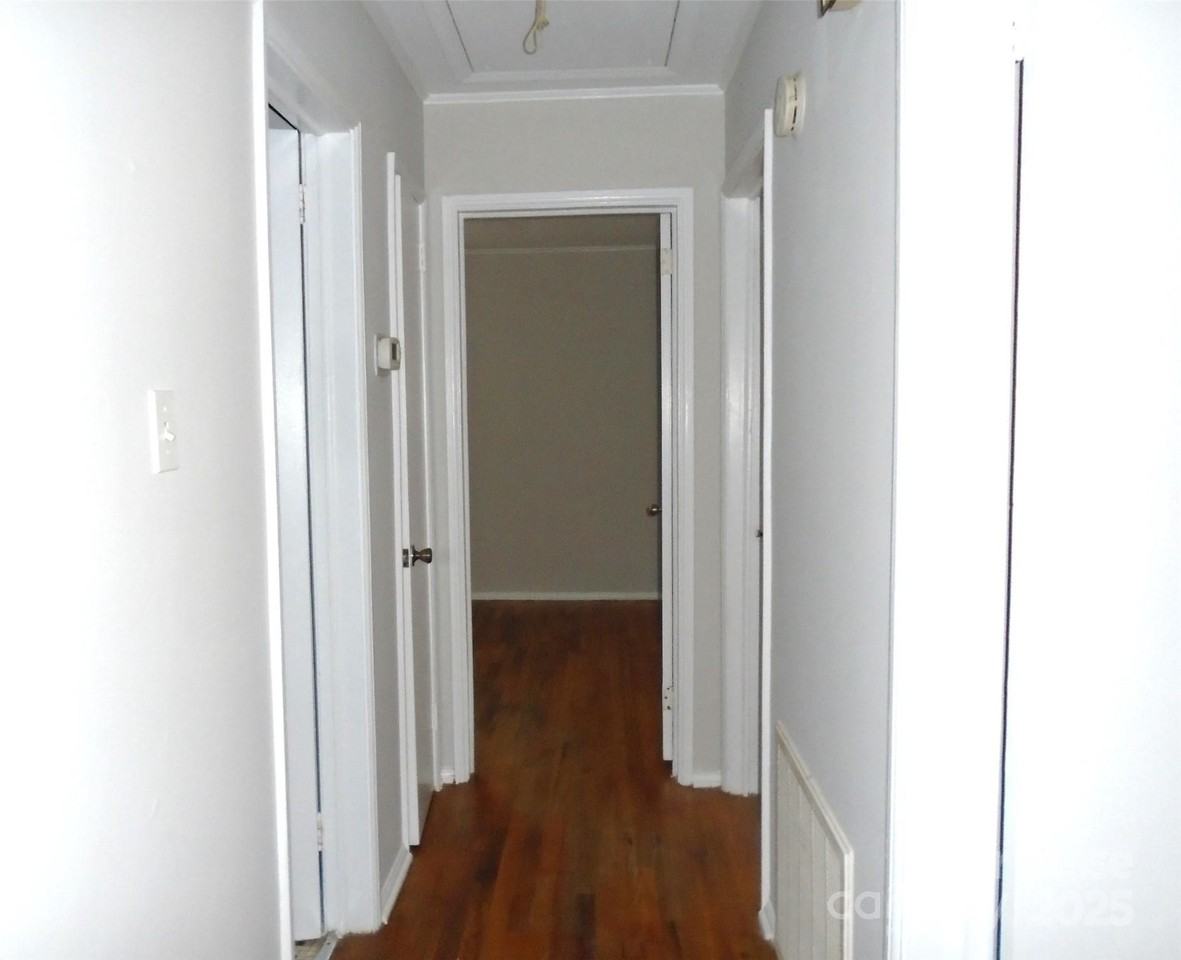 5100 Baker Dr - Photo 6 of 11