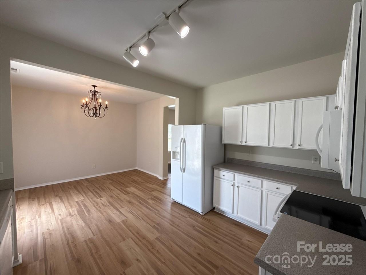 9402 Darwick Street - Photo 7 of 16