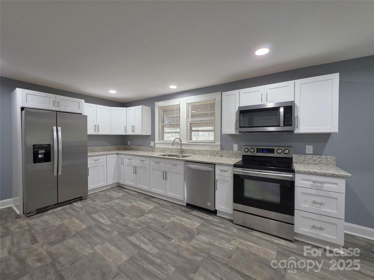 222 West Mccubbins Street