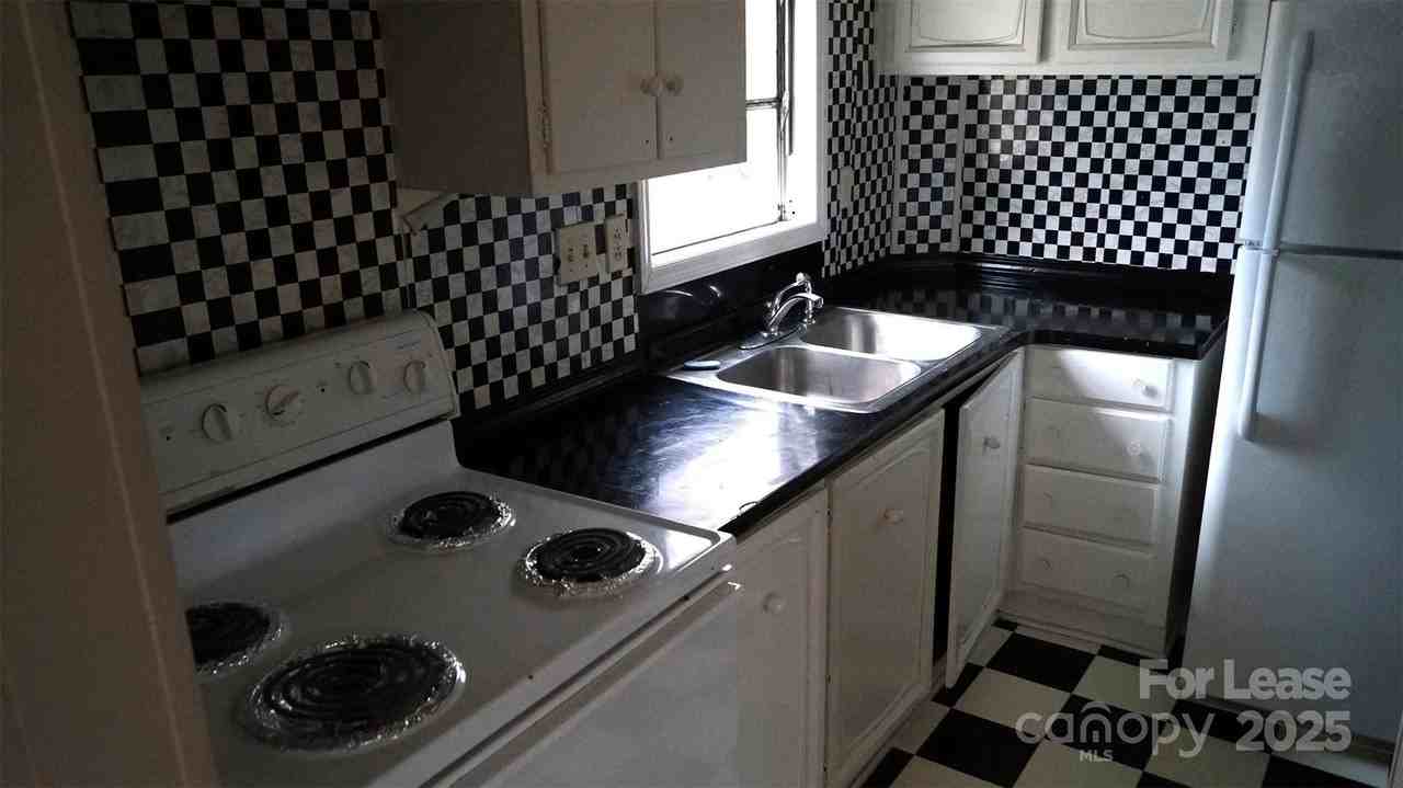 416 Copeland Park - Photo 2 of 7