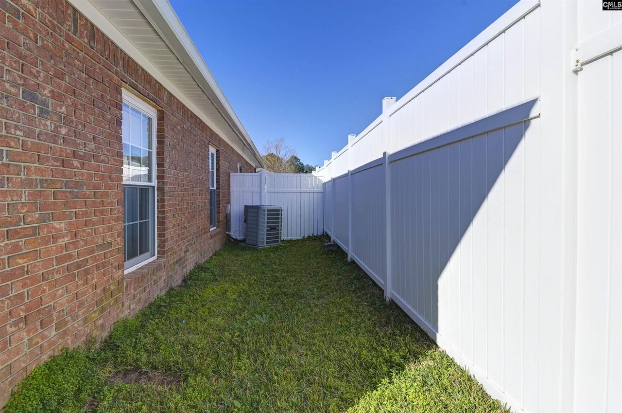 28 Tall Palmetto Ln - Photo 2 of 24