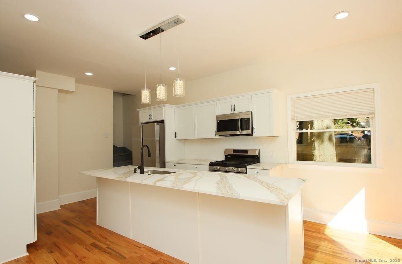 62 Whitney St - Photo 5 of 12