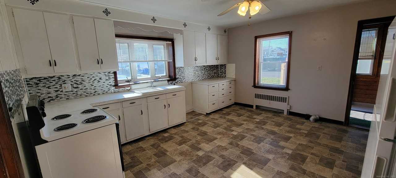 690 Highland Ave #1stFL - Photo 3 of 15