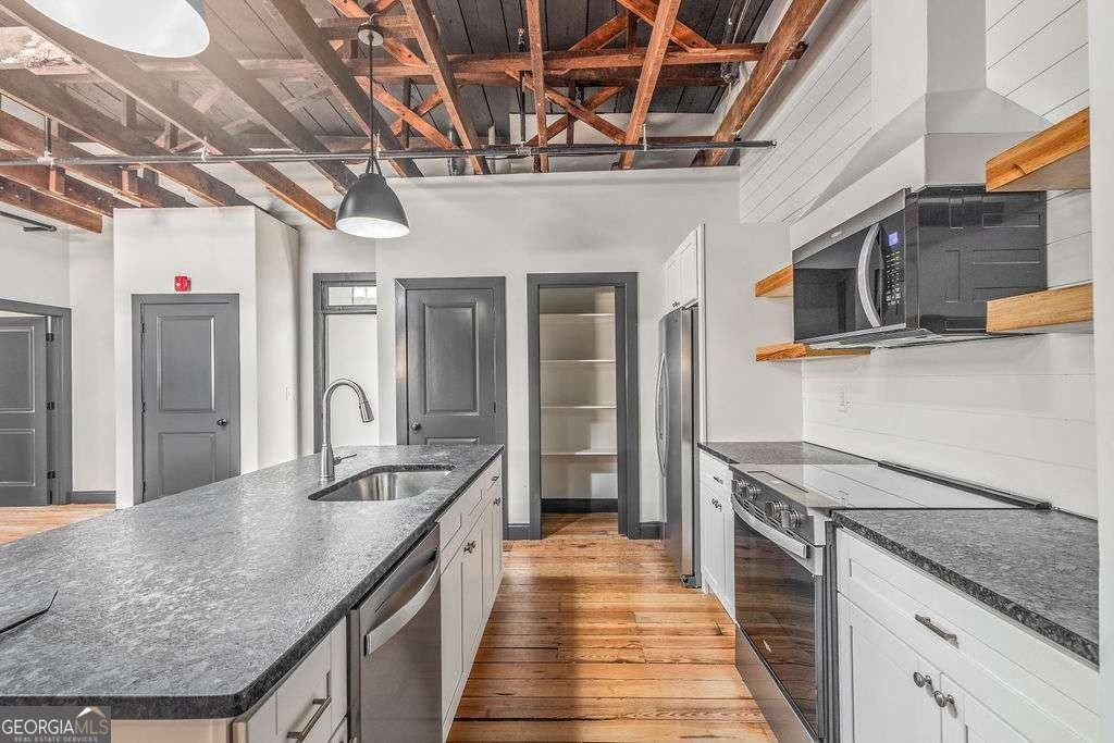 13 Greenville St Unit B #B - Photo 2 of 16