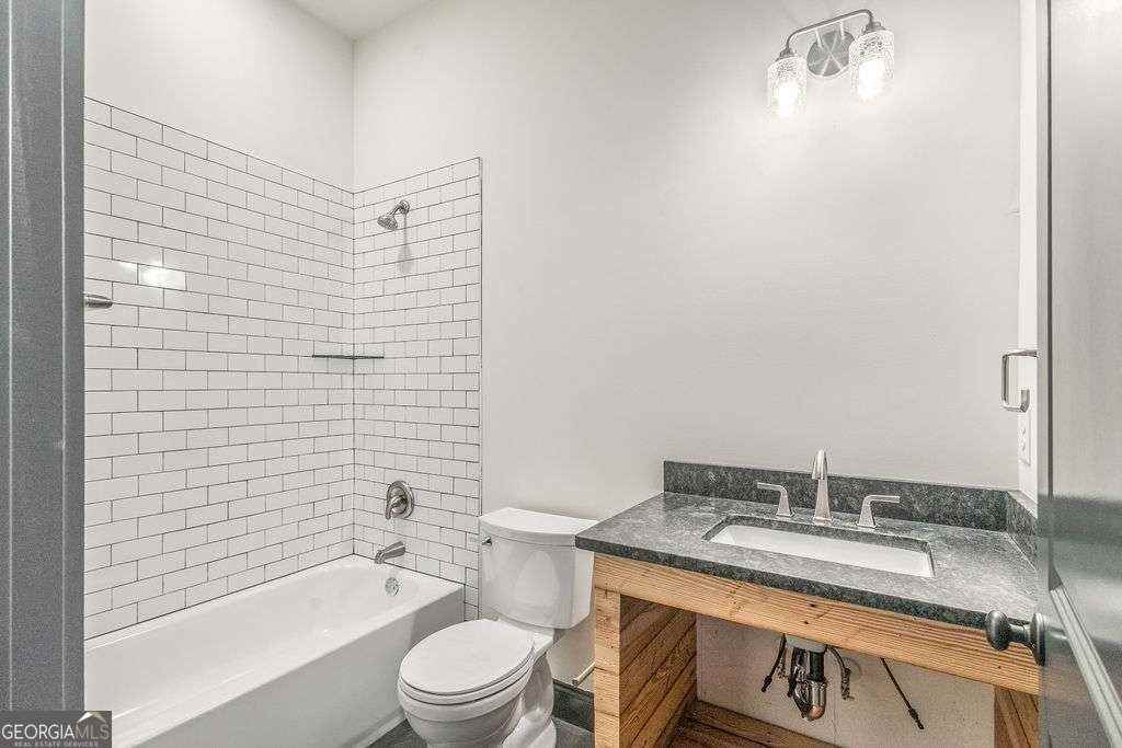 13 Greenville St Unit B #B - Photo 7 of 16