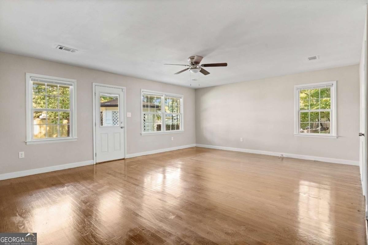 207 Tanglewood Dr - Photo 3 of 24