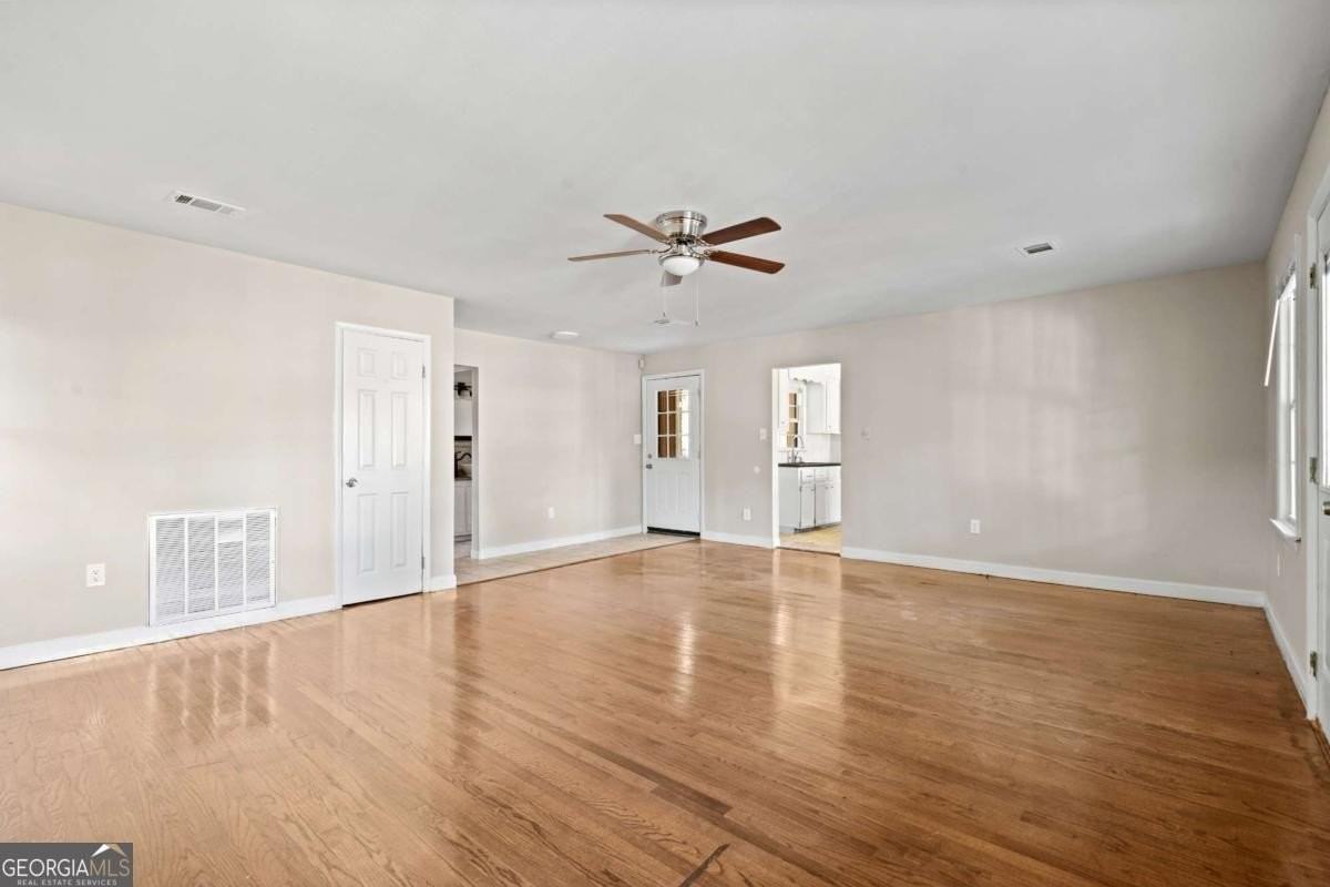 207 Tanglewood Dr - Photo 5 of 24