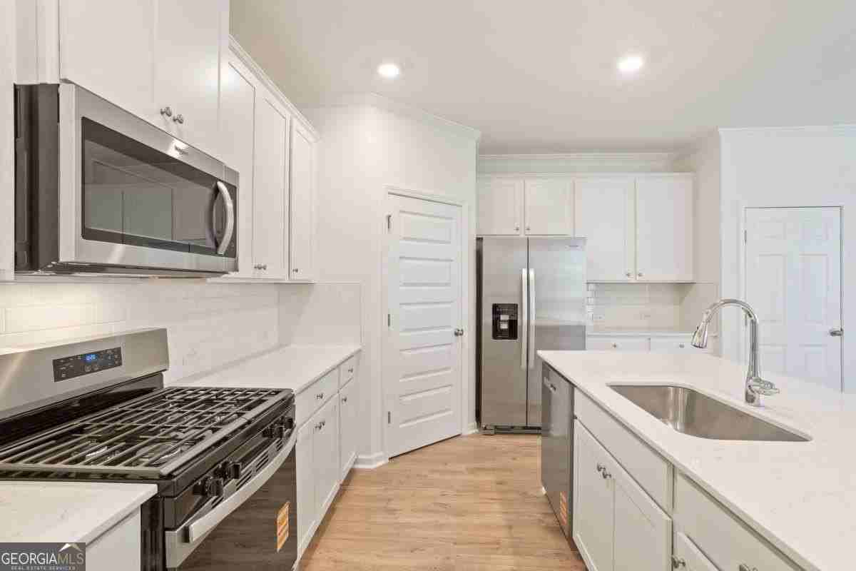 6072 Knickerbocker St - Photo 2 of 48