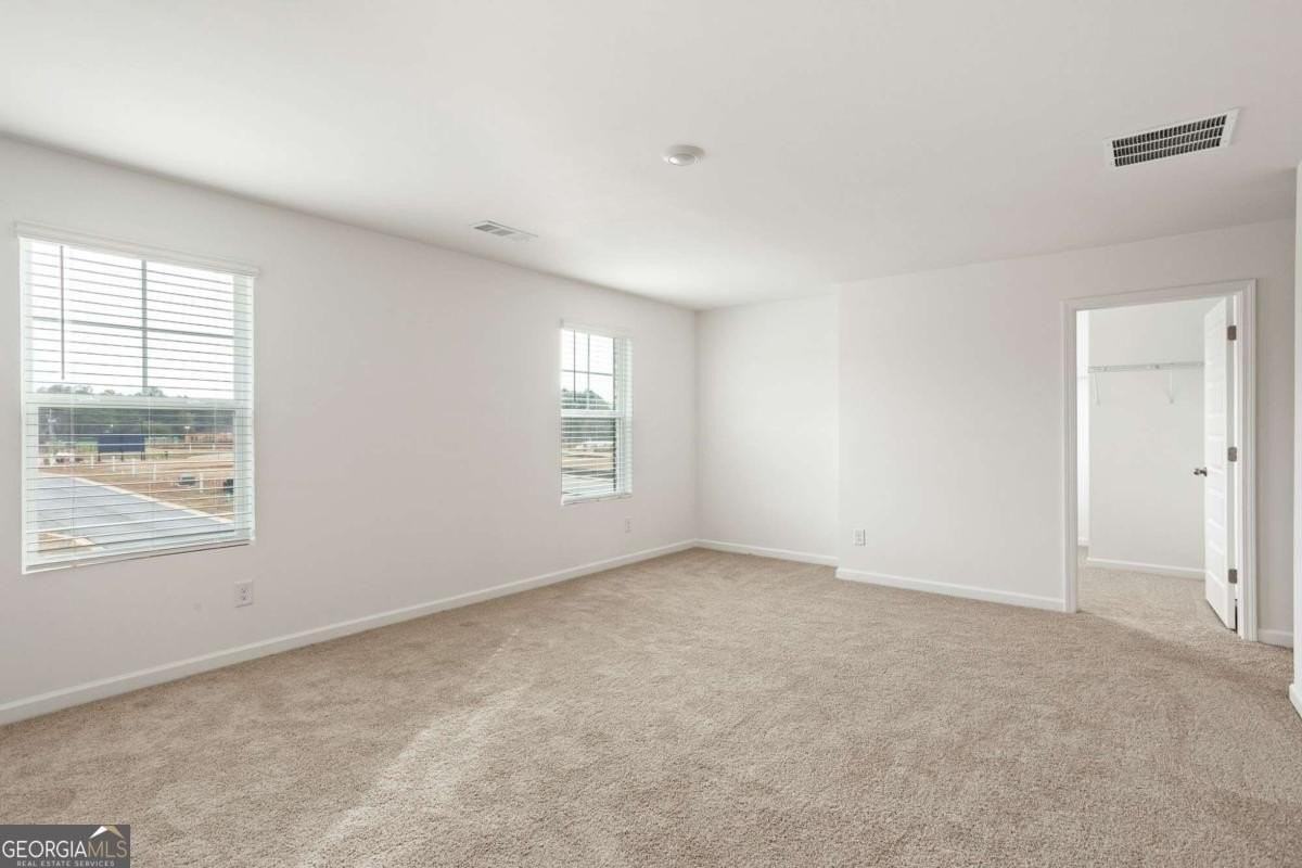 6072 Knickerbocker St - Photo 4 of 48