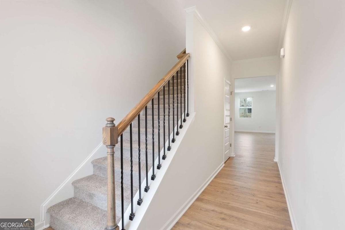 6072 Knickerbocker St - Photo 7 of 48