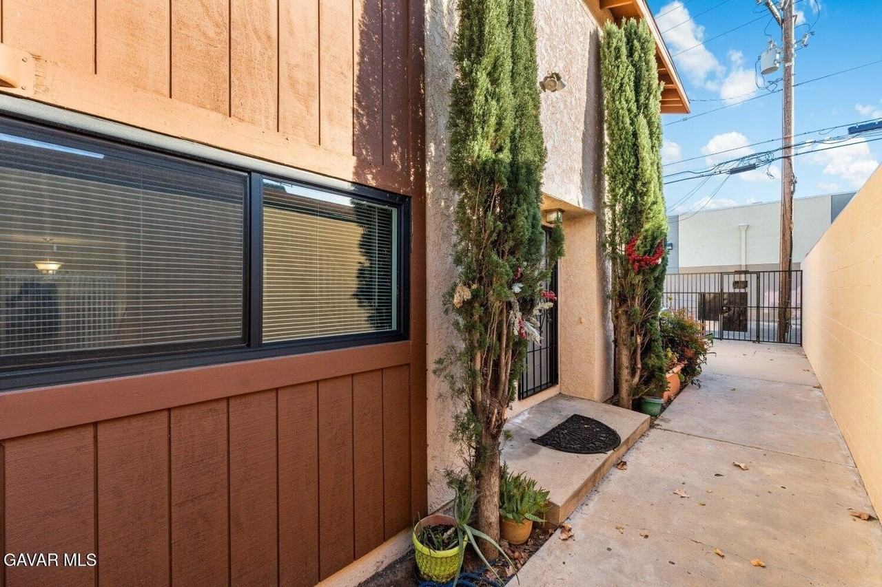 324 E Avenue Q7 #C - Photo 4 of 27